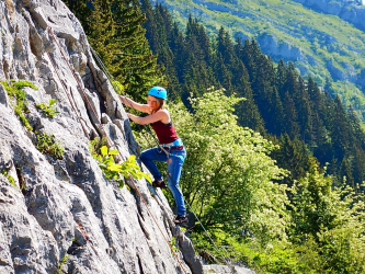 Escalade au bord du lac d'Annecy