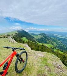 Jura ridges by mountain bike / VTTAE