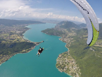 Emotional flight - Paragliding experience in Annecy